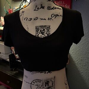 SHEIN Black Short Sleeve Crop Top